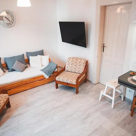 Green Cottage Apartment Apartman